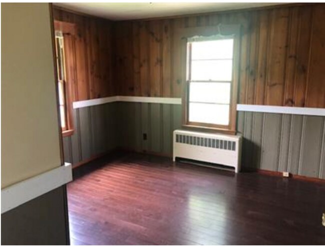 Building Photo - 381 Marlboro St
