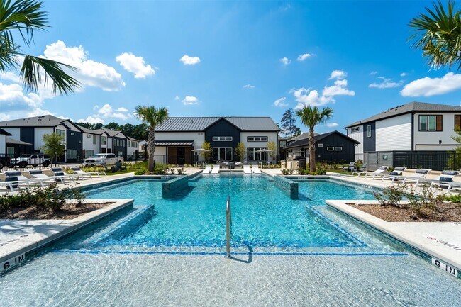 Building Photo - 33200 Forest W St