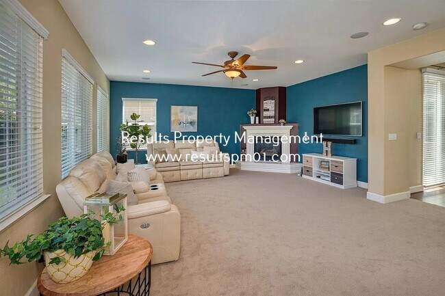 Building Photo - Spacious and upgraded 4 Bed 3 Bath Roseville Home