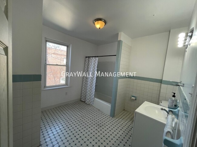 Building Photo - 4715 Benner St