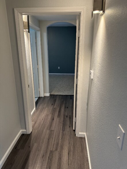 Building Photo - 75 N Valle Verde Dr