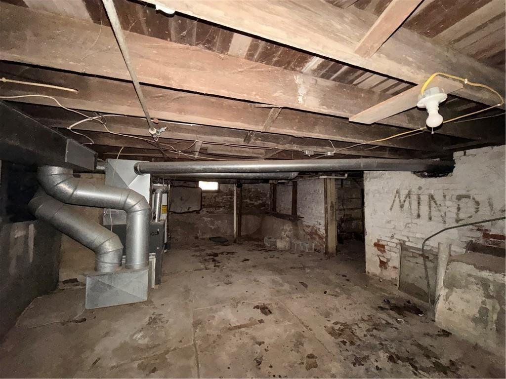 Building Photo - 1646 E Wood St