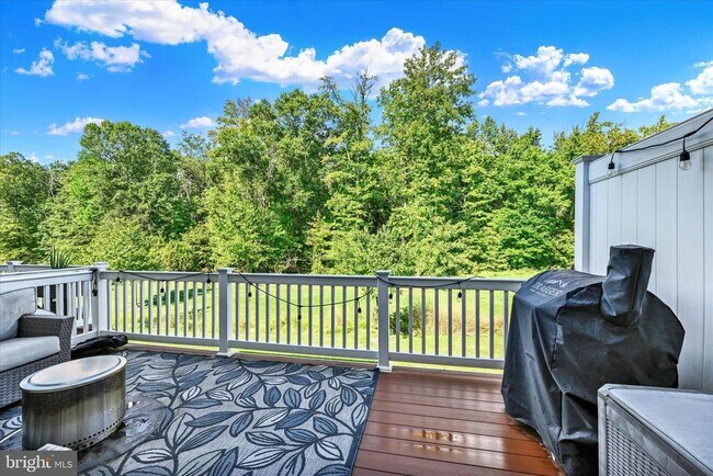 Building Photo - 7650 Lyndon Ct