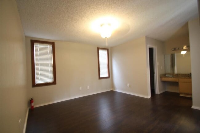 Building Photo - 1712 Cinnamon Path