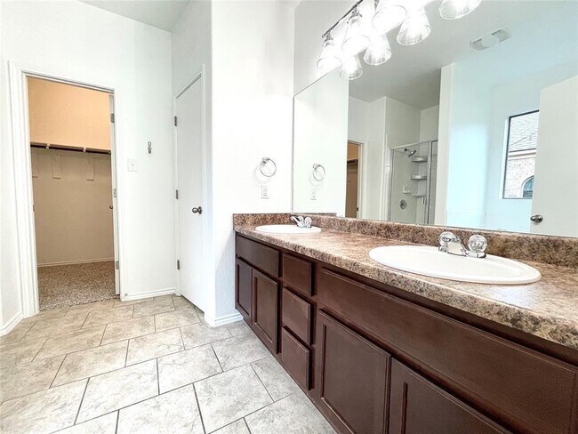 Building Photo - 1808 Paseo Verde Dr