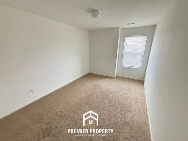 Building Photo - Beautiful 3BR/2.5BA Bessemer Home with Granite Kitchen, Fireplace & Covered Patio