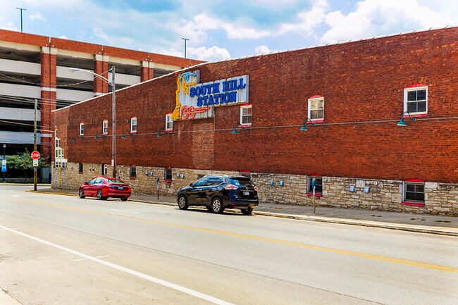 Building Photo - 585 S Upper St
