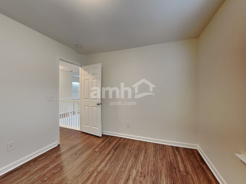 Building Photo - 488 Lincolnwood Ln