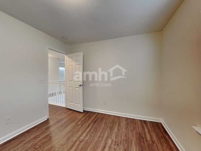 Building Photo - 488 Lincolnwood Ln