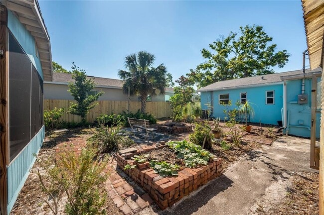 Building Photo - 3811 44th Ave N