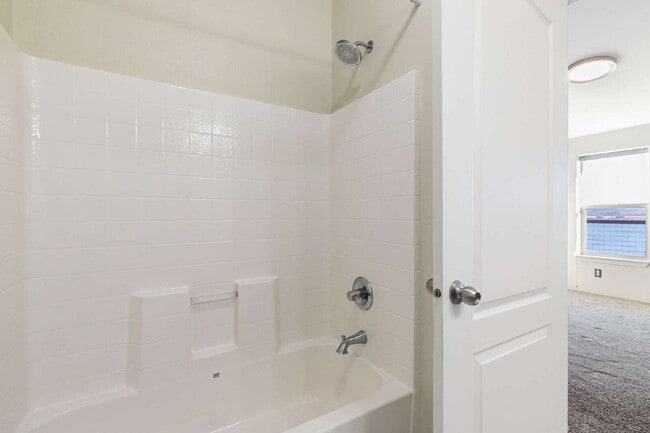 Building Photo - Breathtaking 3-Bed Beachfront Retreat with Scenic Views in Ferndale