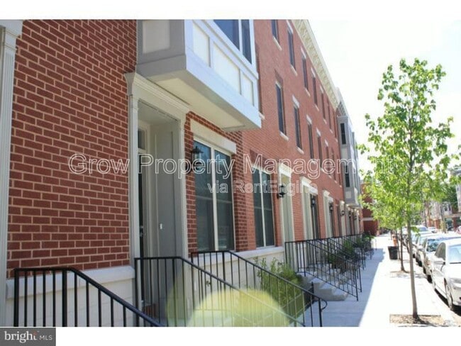 Building Photo - 745 S 13th St