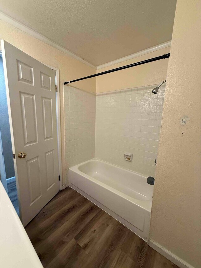 Building Photo - Great 3 Bedroom 2 Bath Home in Rancho Cordova
