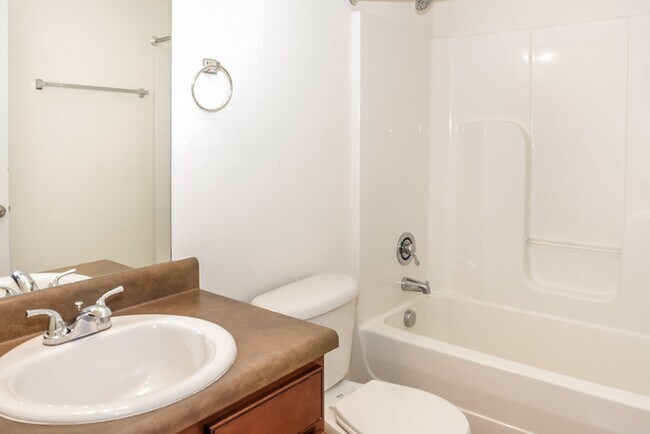 Building Photo - 15230 Mill Valley Dr