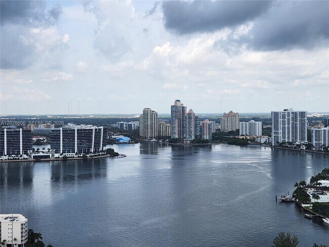 Building Photo - 18201 Collins Ave