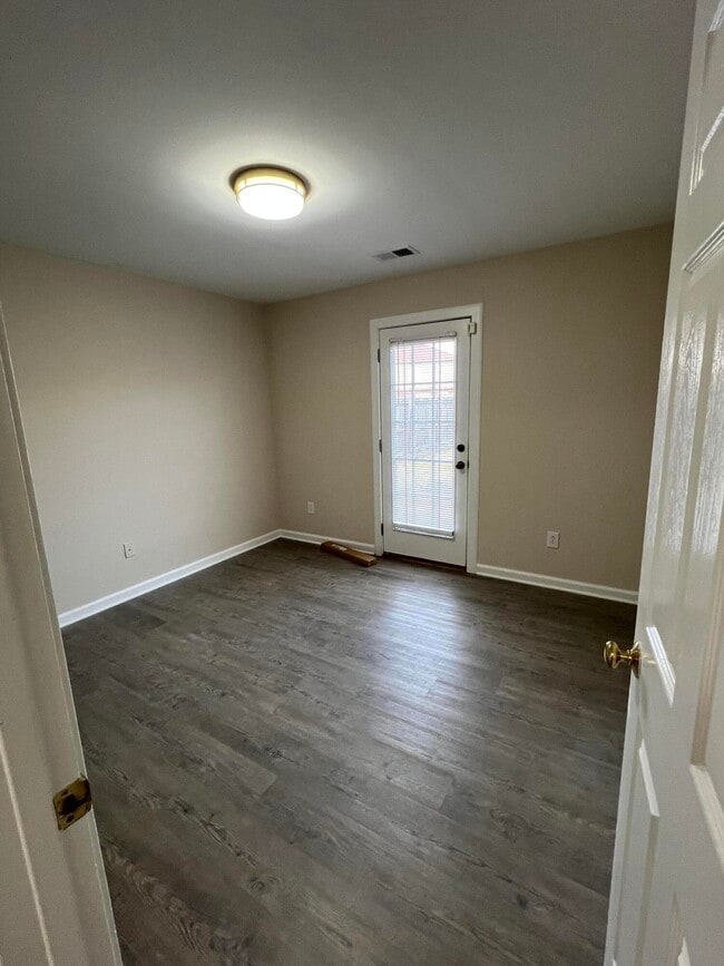 Building Photo - 601 Sherard Cir