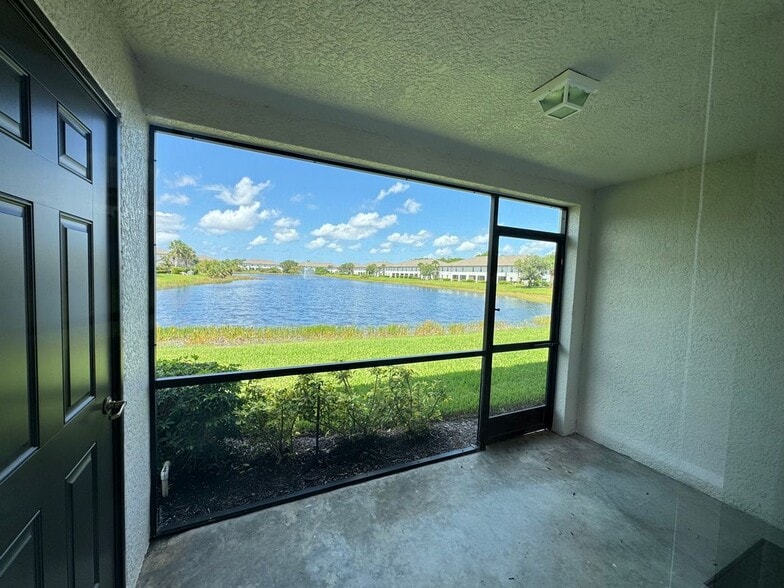 Building Photo - 9093 Gervais Cir