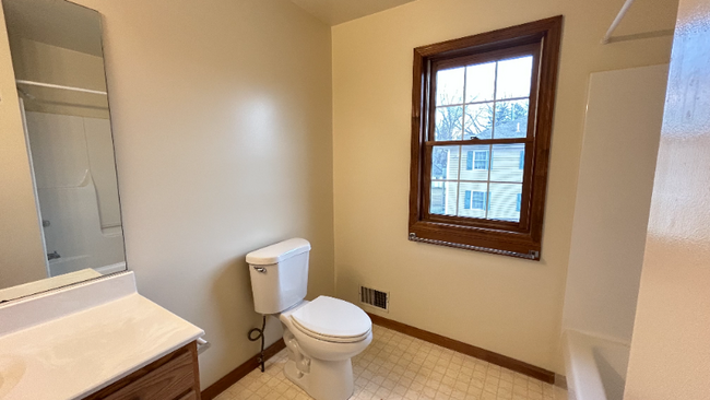 Building Photo - 4212 Menga Dr