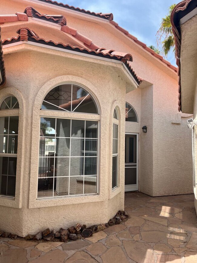 Building Photo - 2056 Desert Lakes Dr