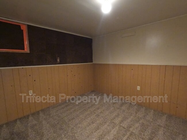 Building Photo - 622 Miller Dr