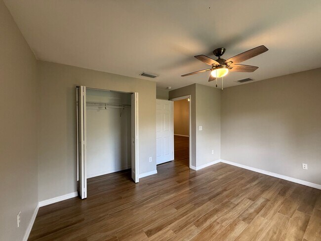 Building Photo - Duplex Unit For Rent In Port Charlotte