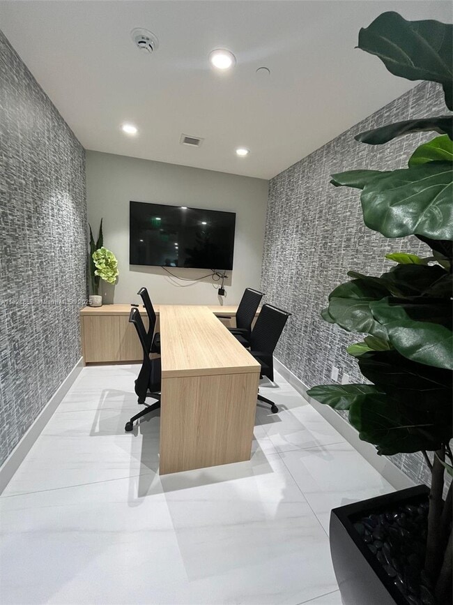 Building Photo - 17550 Collins Ave