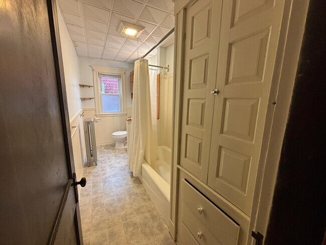 Building Photo - 250 Arlington St