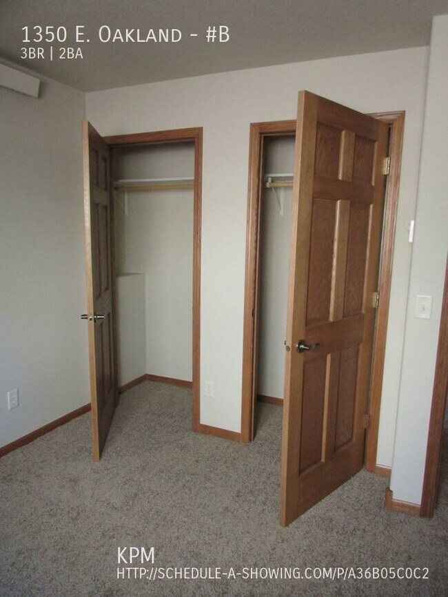 Building Photo - 1350 E. Oakland-#B