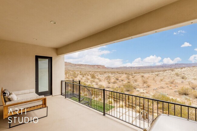 Building Photo - Beautiful 6 Bedroom 4.5 Bathroom Home in D...