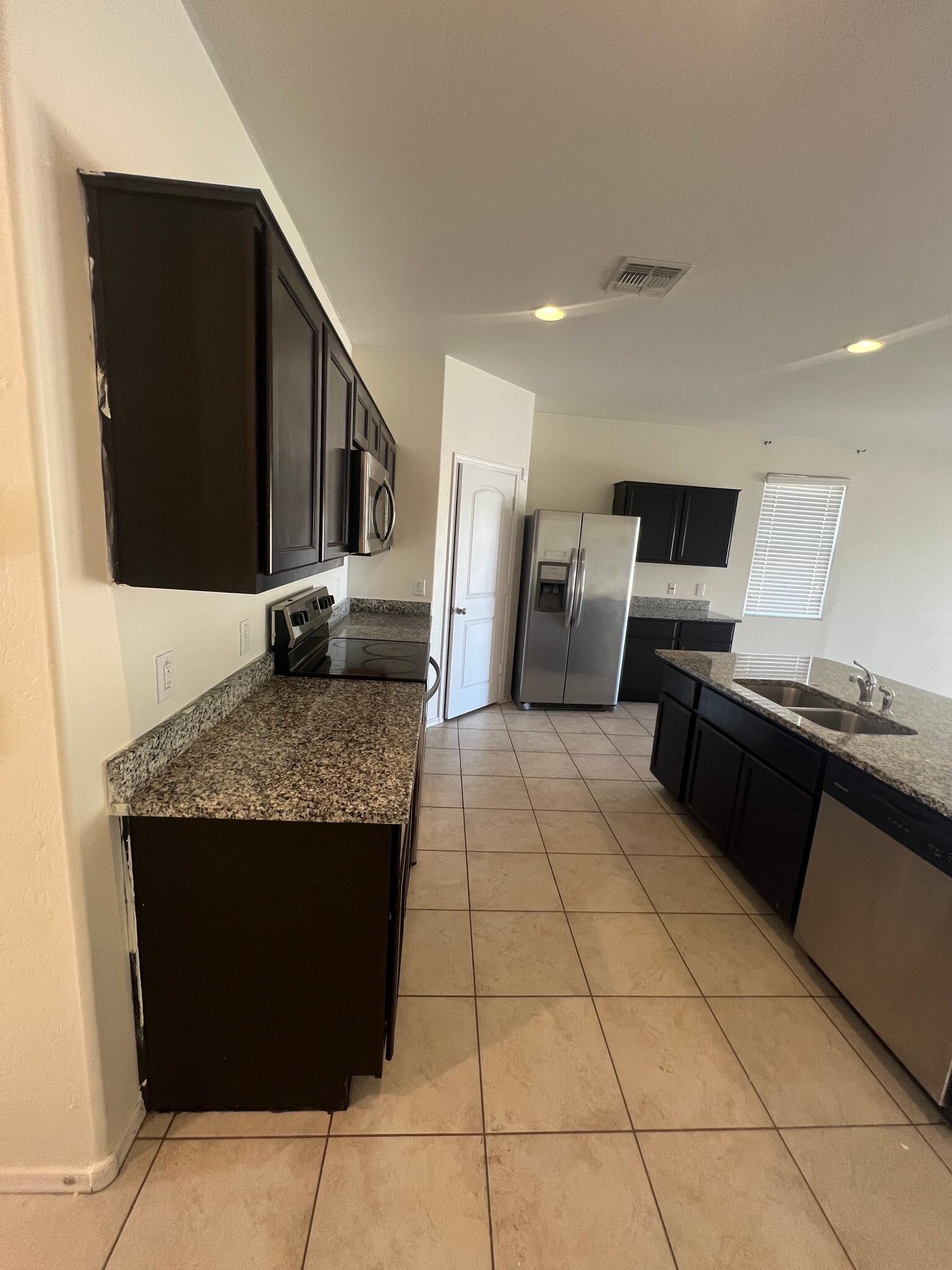 Building Photo - 42132 W Manderas Ln
