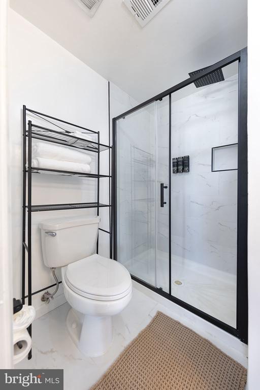 Building Photo - 4333 Cedarlake Ct