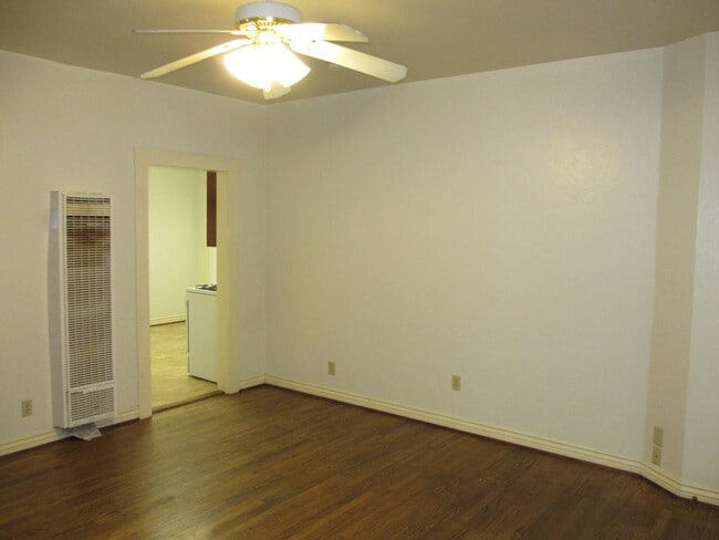 Building Photo - 421 Normal Ave