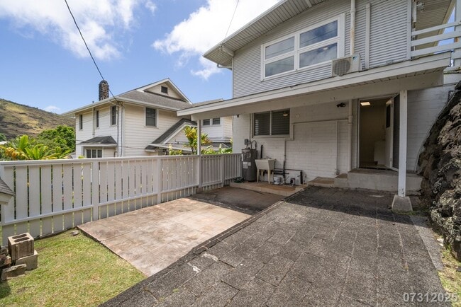 Building Photo - 3Bd 2Ba 1Pkg SFH in Manoa -$4300 Must See!!!