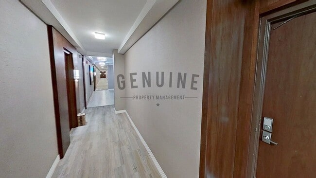 Building Photo - 2Bd 2Ba Spacious Newport Bay Front Condo