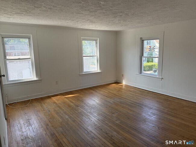 Building Photo - 97 Bissell St