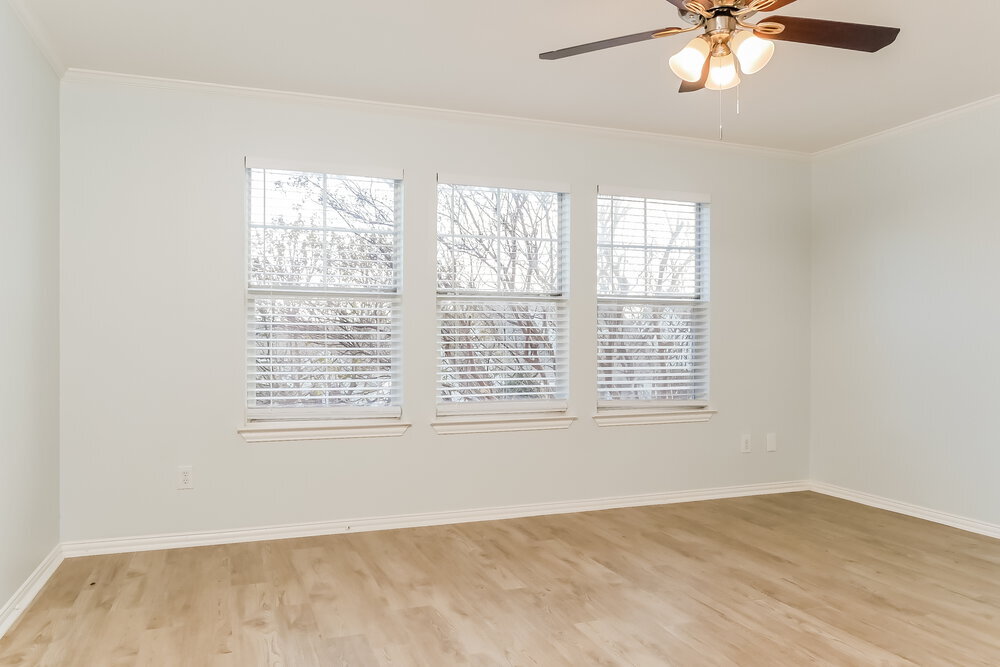 Building Photo - 9867 Walnut Hill Dr
