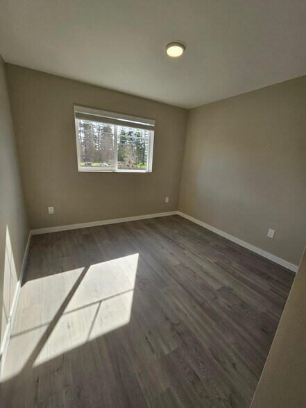 Building Photo - 11122 Vickery Ave E