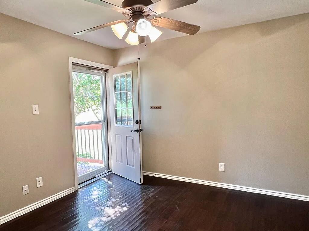 Building Photo - 3703 Mediterranean St