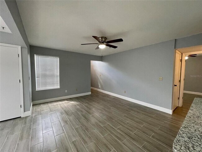 Building Photo - 1612 Columbia Arms Cir