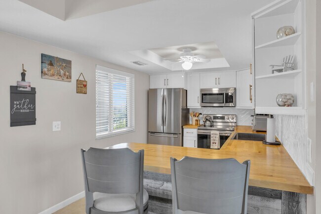 Building Photo - 2400 S Ocean Dr