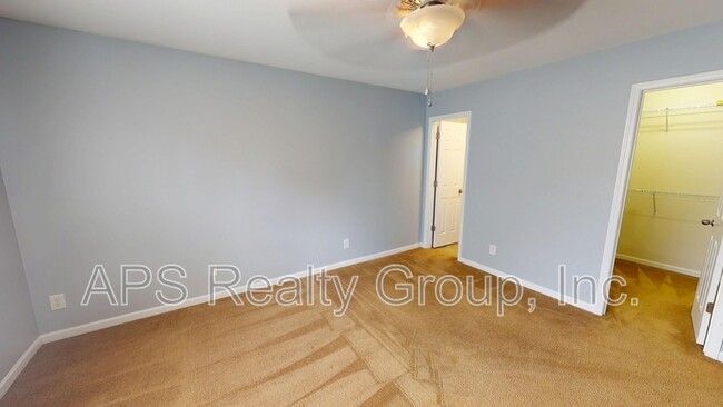 Building Photo - 928 Bitting Hall Cir