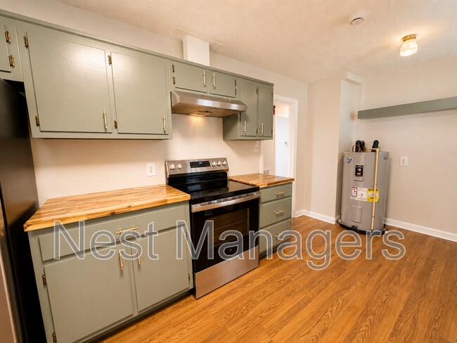 Building Photo - 1506 Swainey Ave