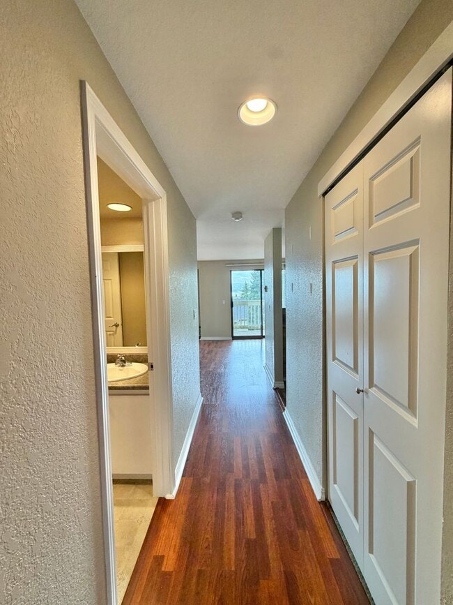 Building Photo - 1710 W Sunn Fjord Ln