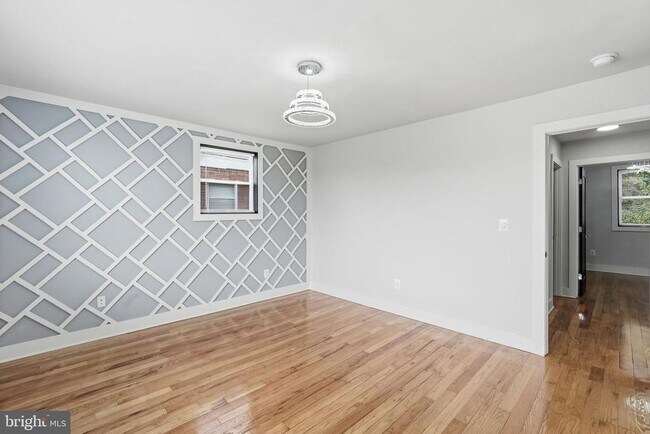 Building Photo - 1204 Trenton Pl SE