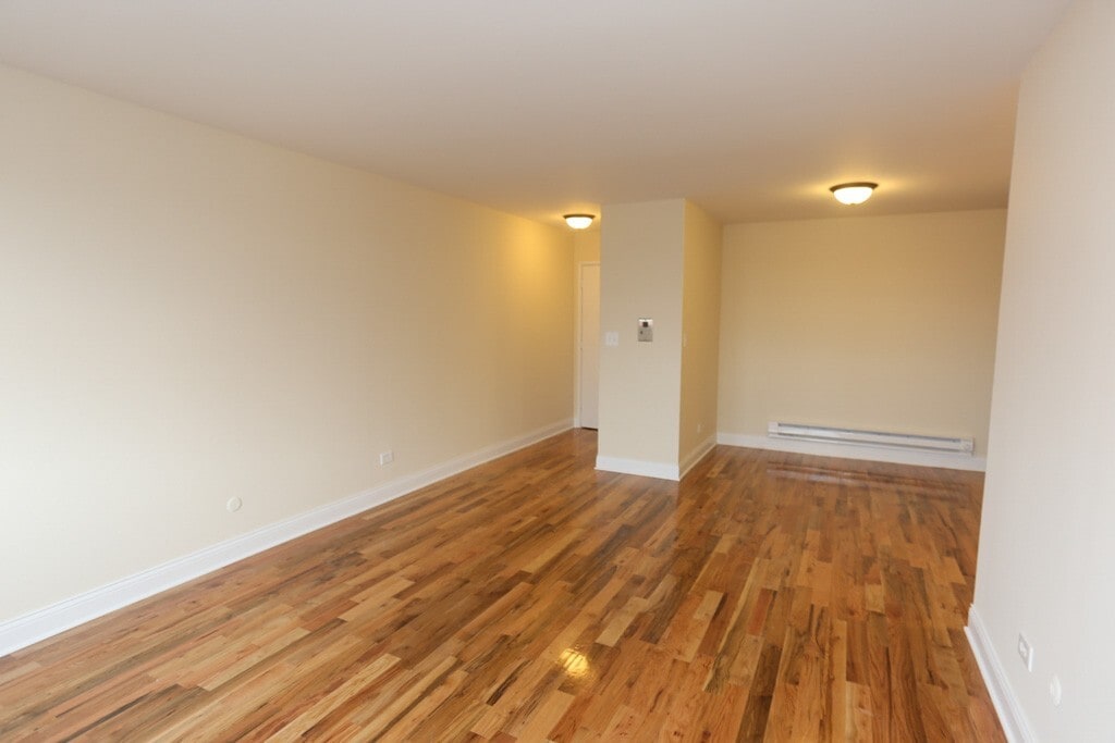 Building Photo - 567 W Arlington Pl