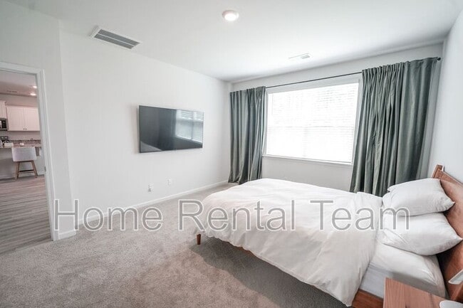 Building Photo - 156 Kraft Kove