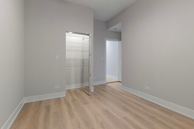 Building Photo - 1456 W Fargo Ave