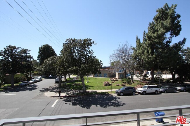 Building Photo - 11733 Missouri Ave