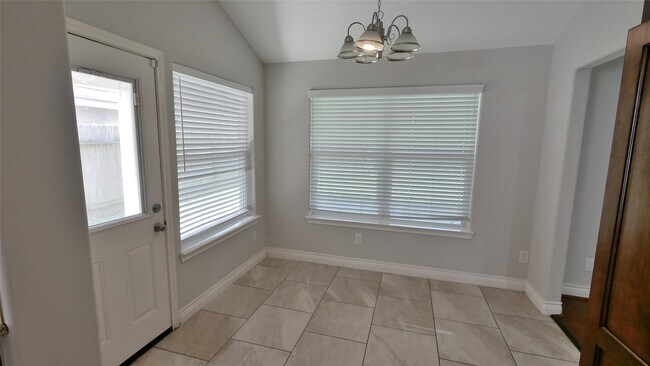 Building Photo - 4315 Field Meadow Dr