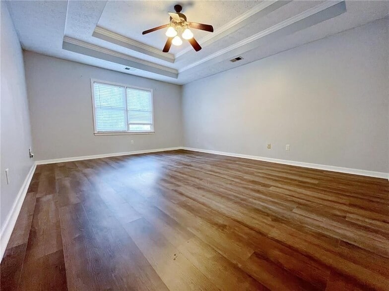 Building Photo - 3060 Oak Meadow Dr